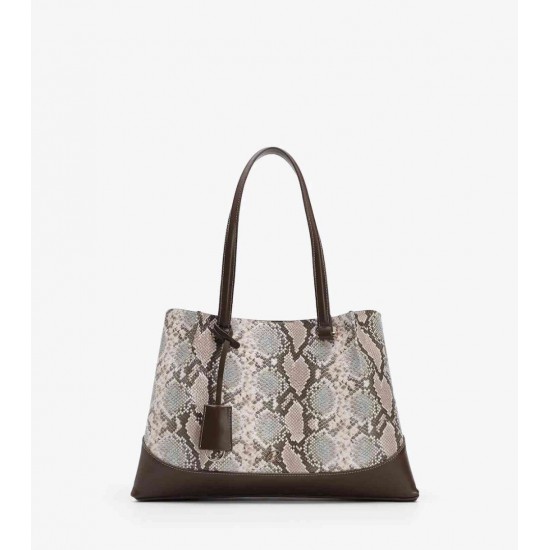 BAG WOMAN