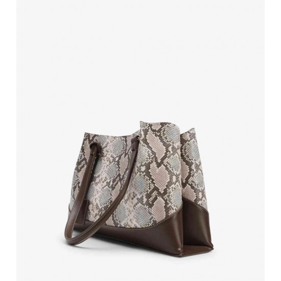BAG WOMAN