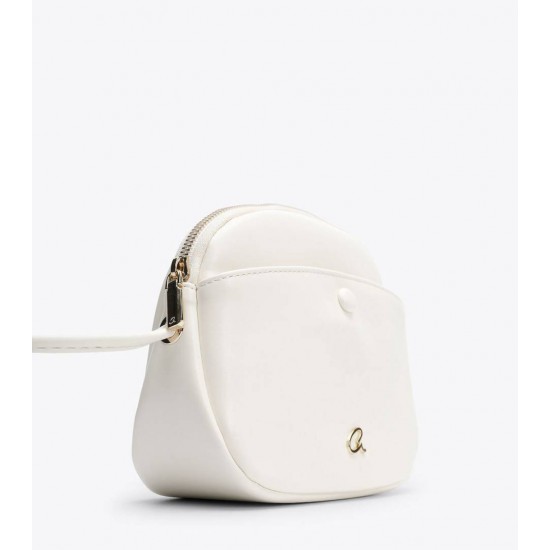 BAG WOMAN