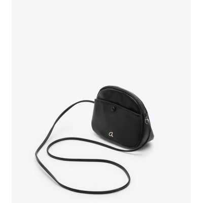 BAG WOMAN